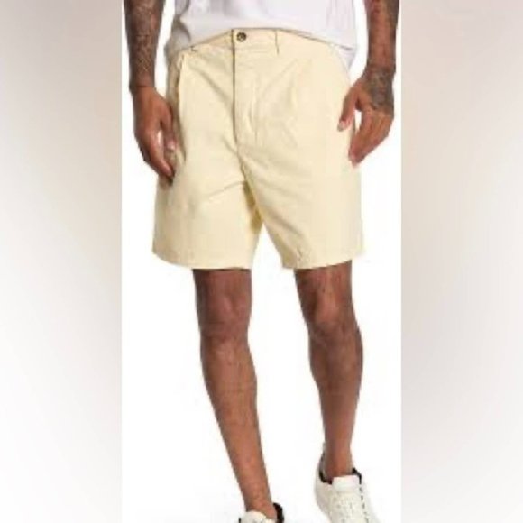 NWT Amendi Men's Yellow Karl Pleated Front 100% Cotton Shorts, Size‎ 32 - Picture 1 of 7